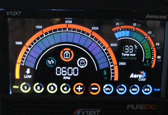 aerocool-v12xt-touch-screen-dual-bay-fan-controller-2.jpg