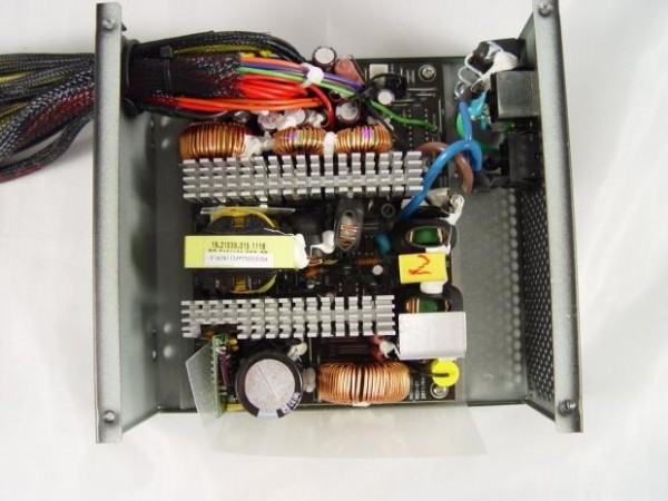 4302_18_ocz_zs750w_power_supply_review.jpg